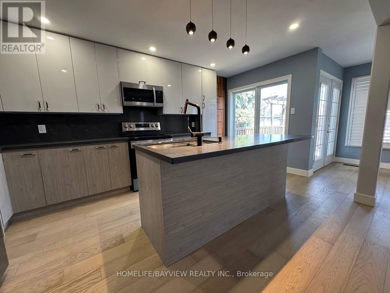 4 Mendys Forest(Main), Aurora, Ontario  L4G 5A3 - Photo 20 - N12990582