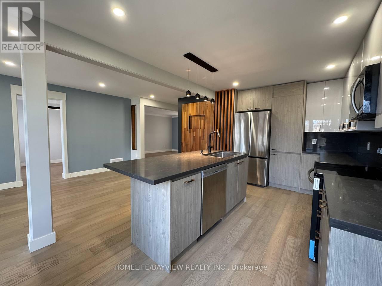 4 Mendys Forest(Main), Aurora, Ontario  L4G 5A3 - Photo 23 - N12990582