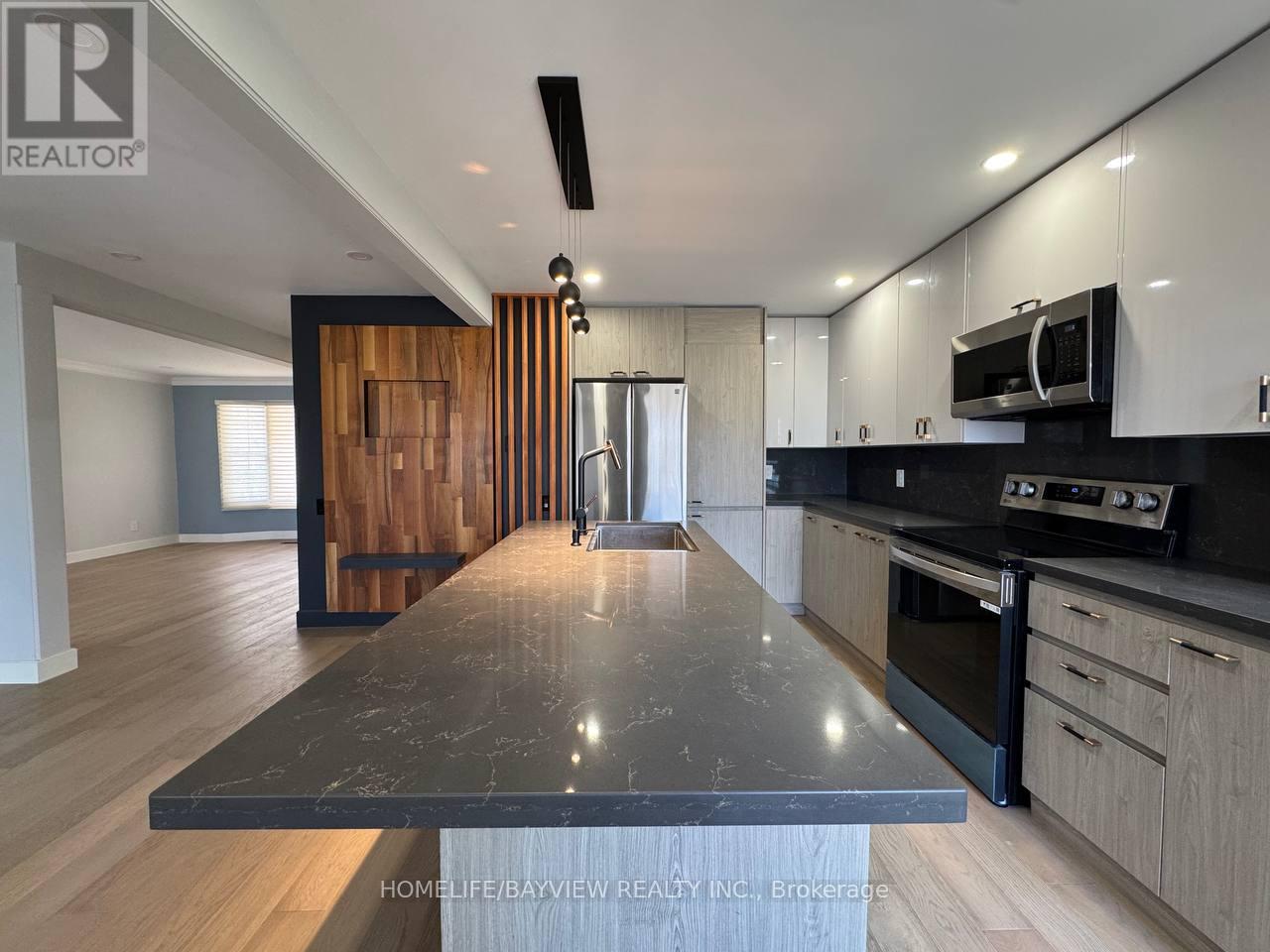 4 Mendys Forest(Main), Aurora, Ontario  L4G 5A3 - Photo 25 - N12990582