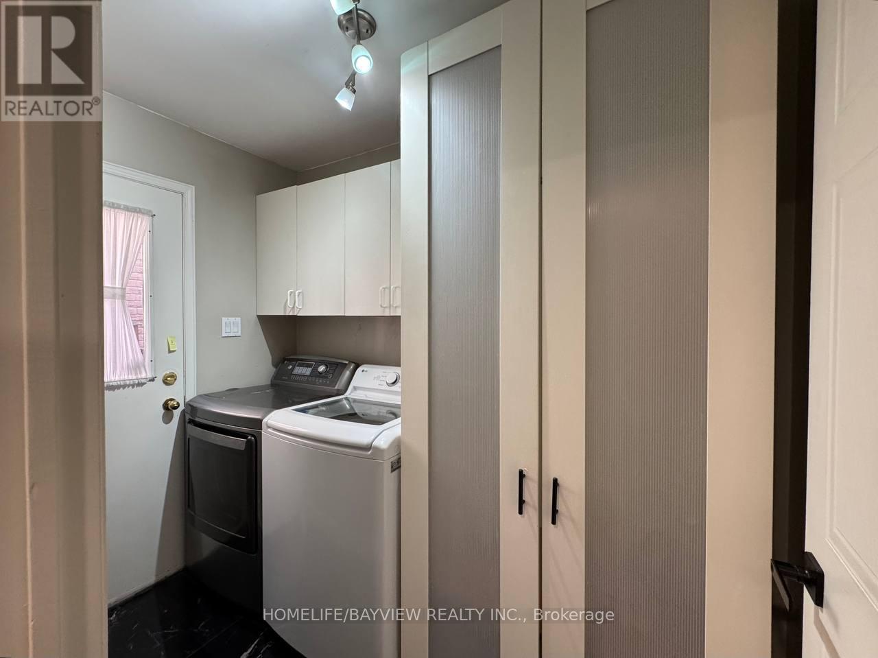 4 Mendys Forest(Main), Aurora, Ontario  L4G 5A3 - Photo 27 - N12990582