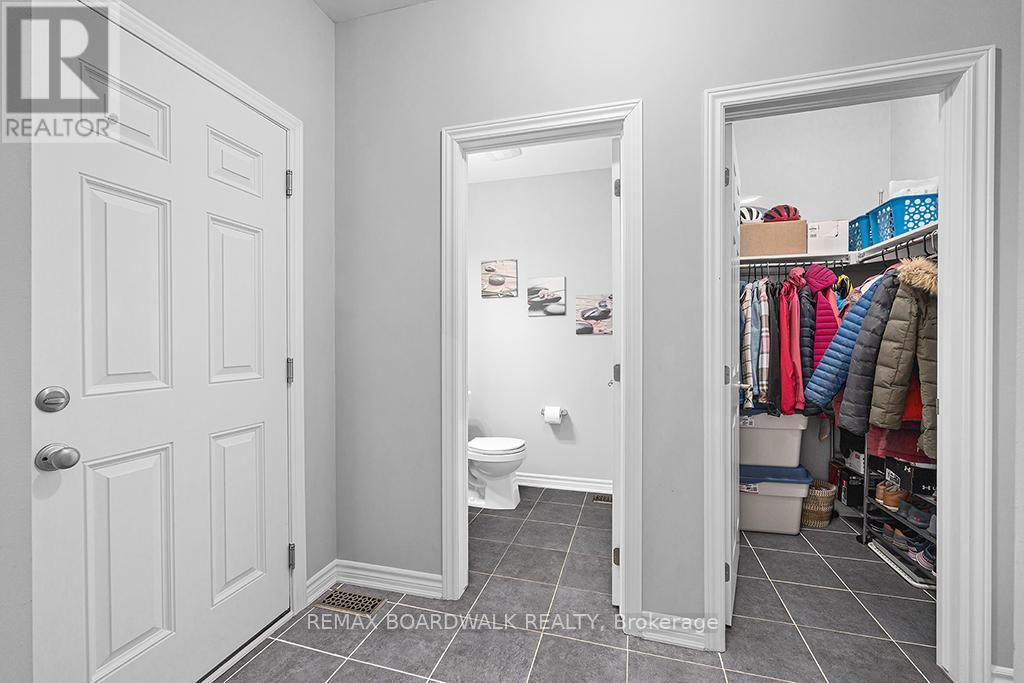 353 Sweetclover Way, Ottawa, Ontario  K4A 1E6 - Photo 10 - X12833856