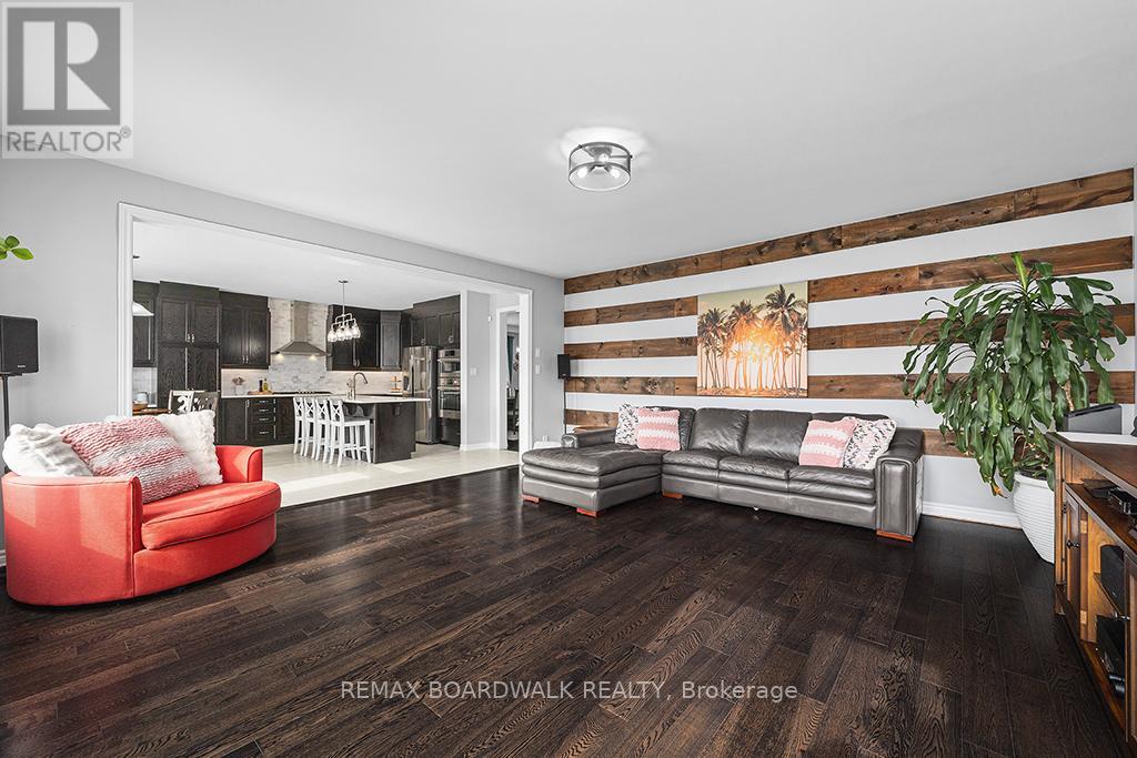 353 Sweetclover Way, Ottawa, Ontario  K4A 1E6 - Photo 16 - X12833856