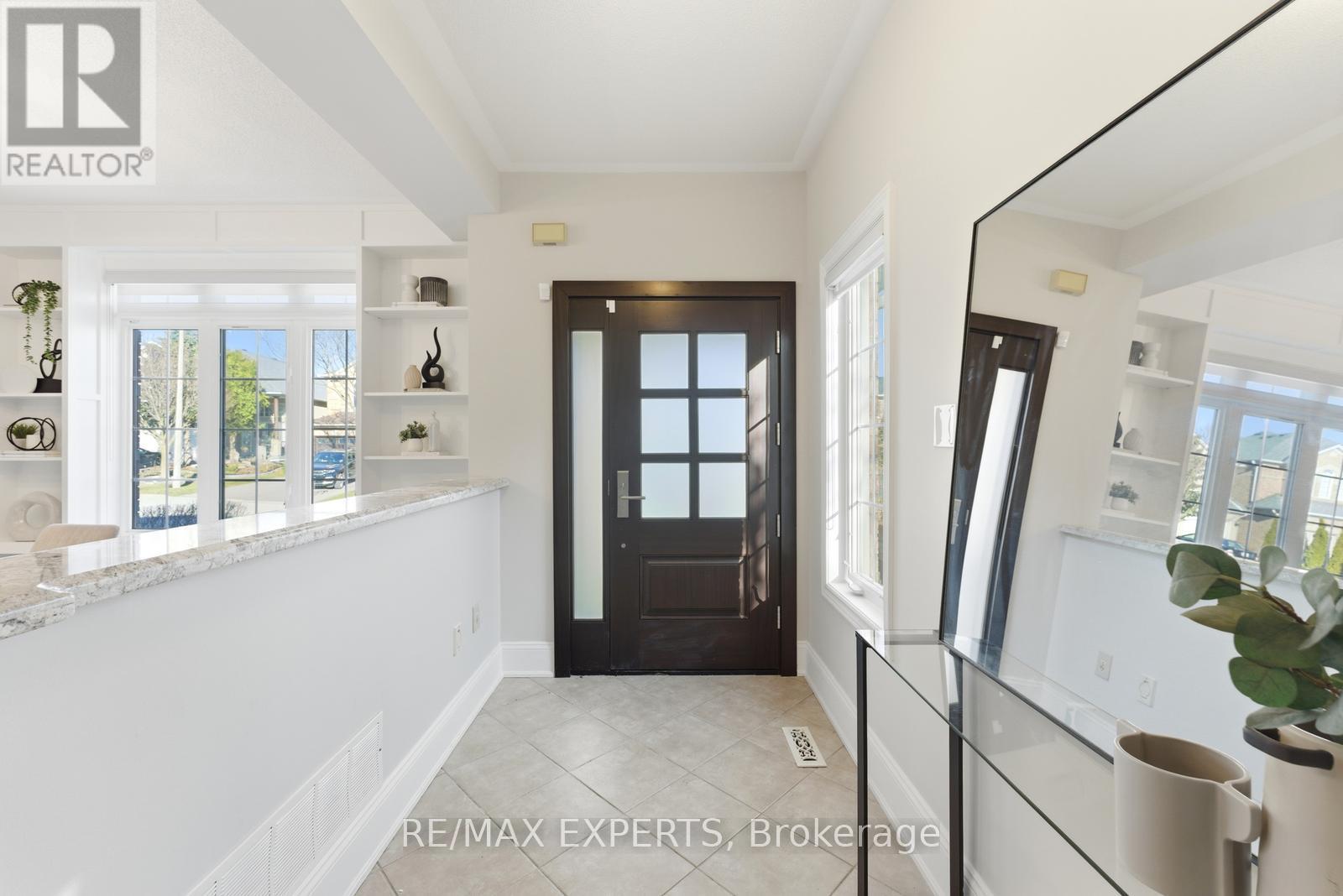 219 Regency View Heights, Vaughan, Ontario  L6A 3V3 - Photo 3 - N12990654