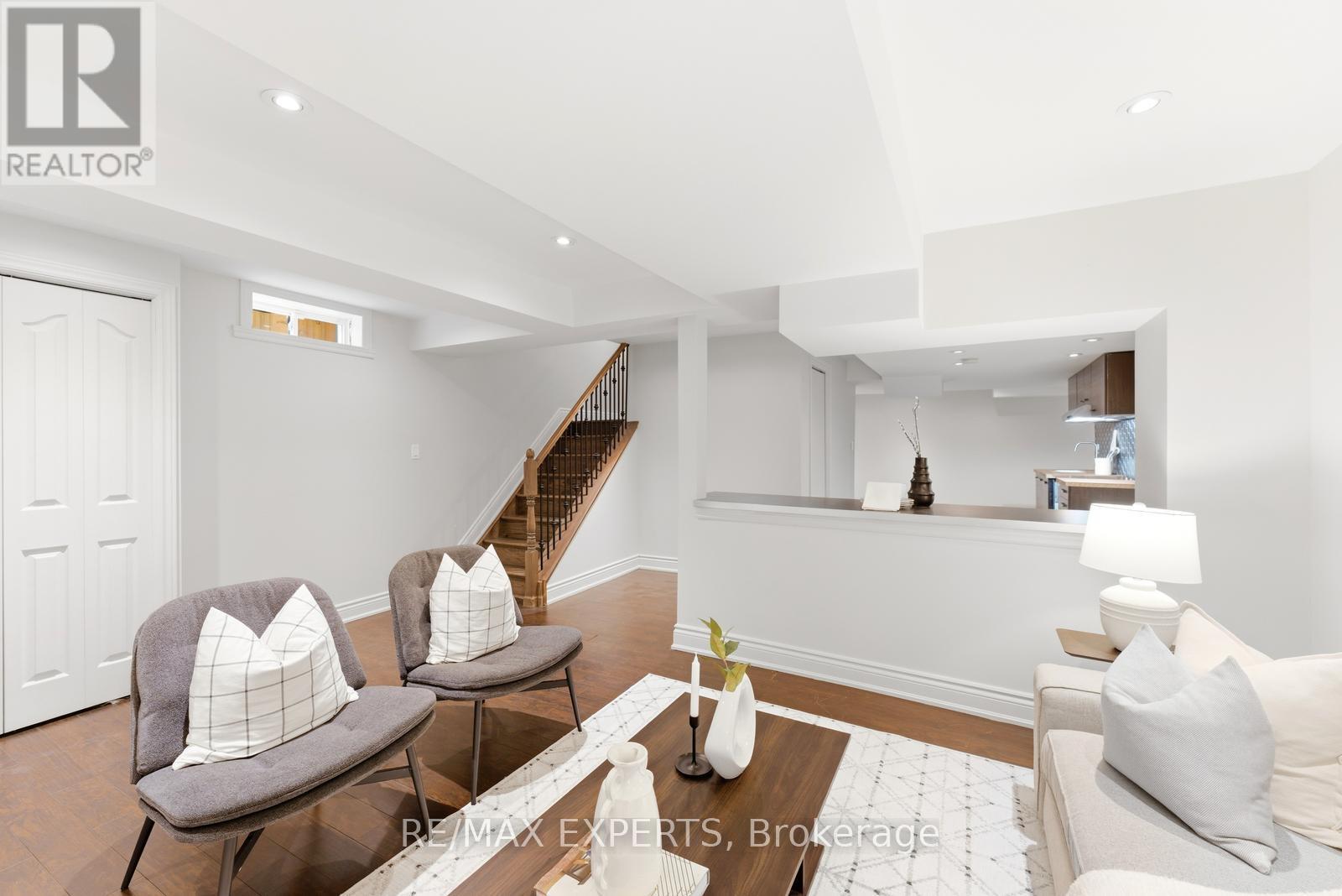 219 Regency View Heights, Vaughan, Ontario  L6A 3V3 - Photo 37 - N12990654