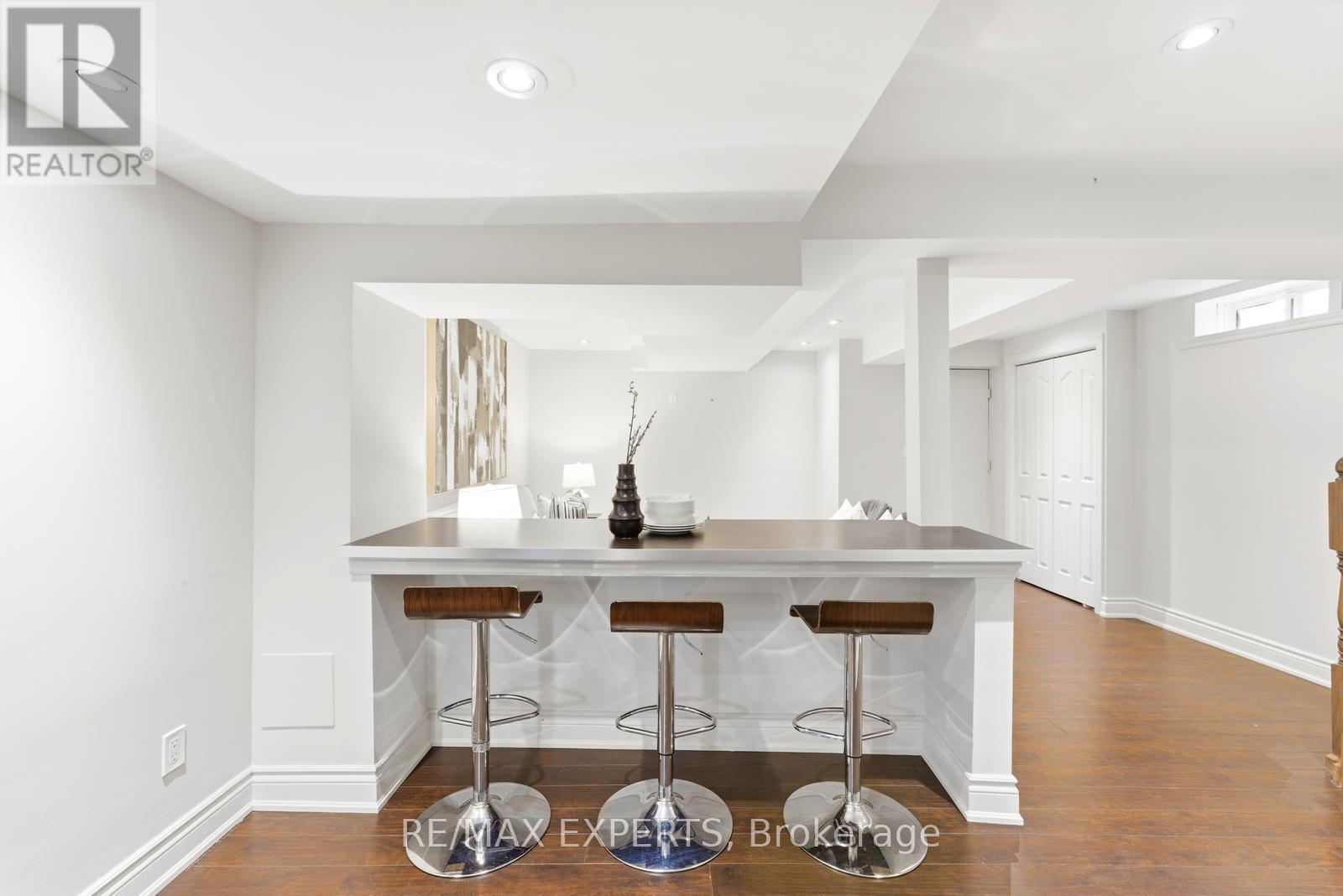 219 Regency View Heights, Vaughan, Ontario  L6A 3V3 - Photo 38 - N12990654