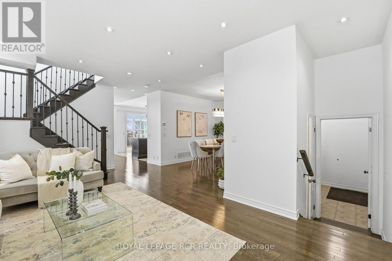 18 Kerr Lane, Aurora, Ontario  L4G 0E5 - Photo 5 - N12990670