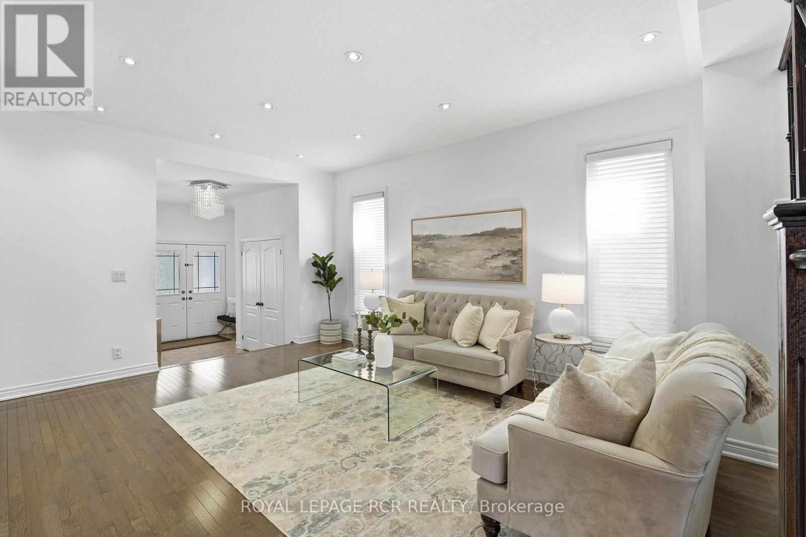 18 Kerr Lane, Aurora, Ontario  L4G 0E5 - Photo 6 - N12990670