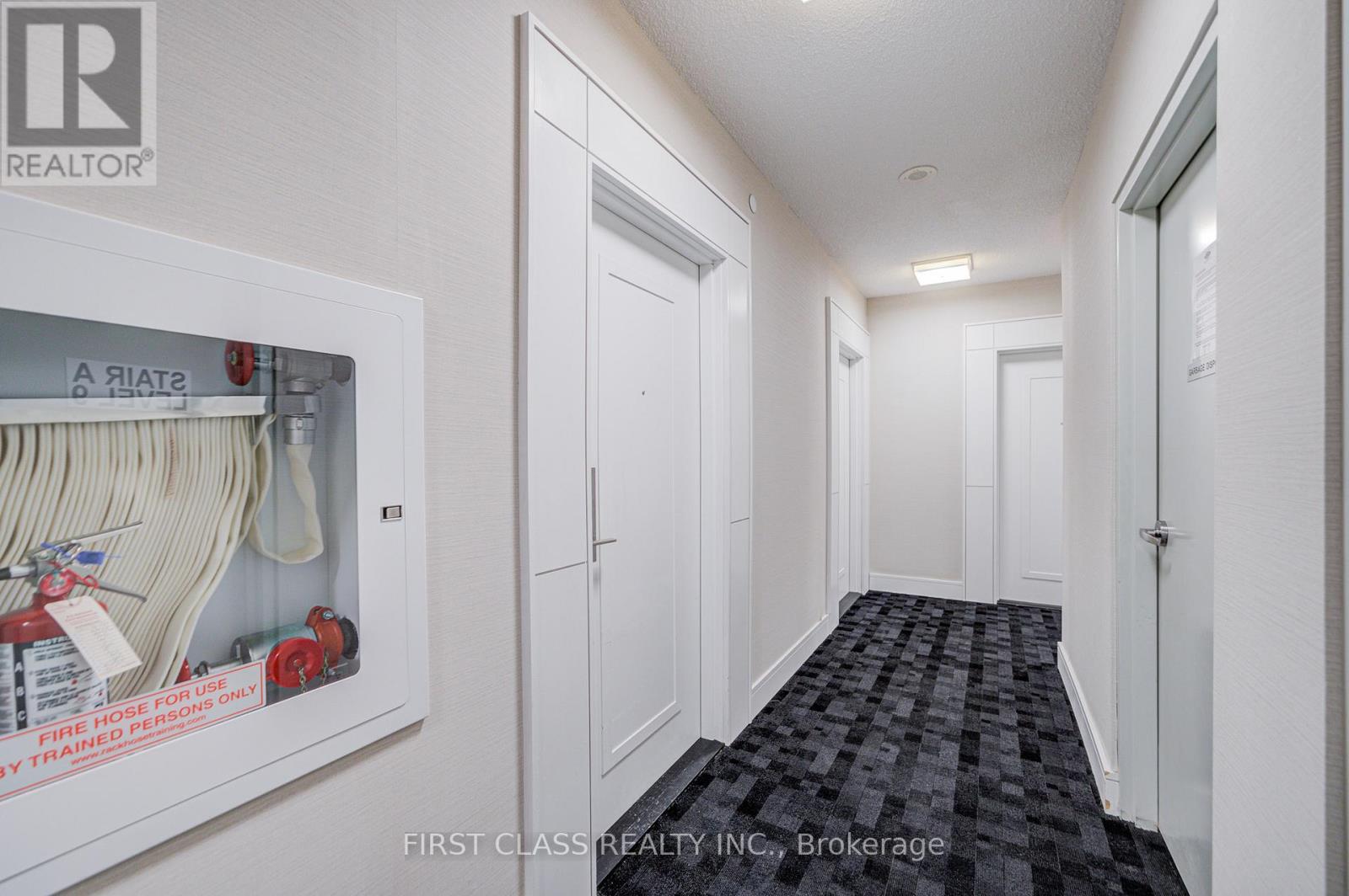 911 - 9201 Yonge St Street, Richmond Hill, Ontario  L4C 1H9 - Photo 8 - N12990694