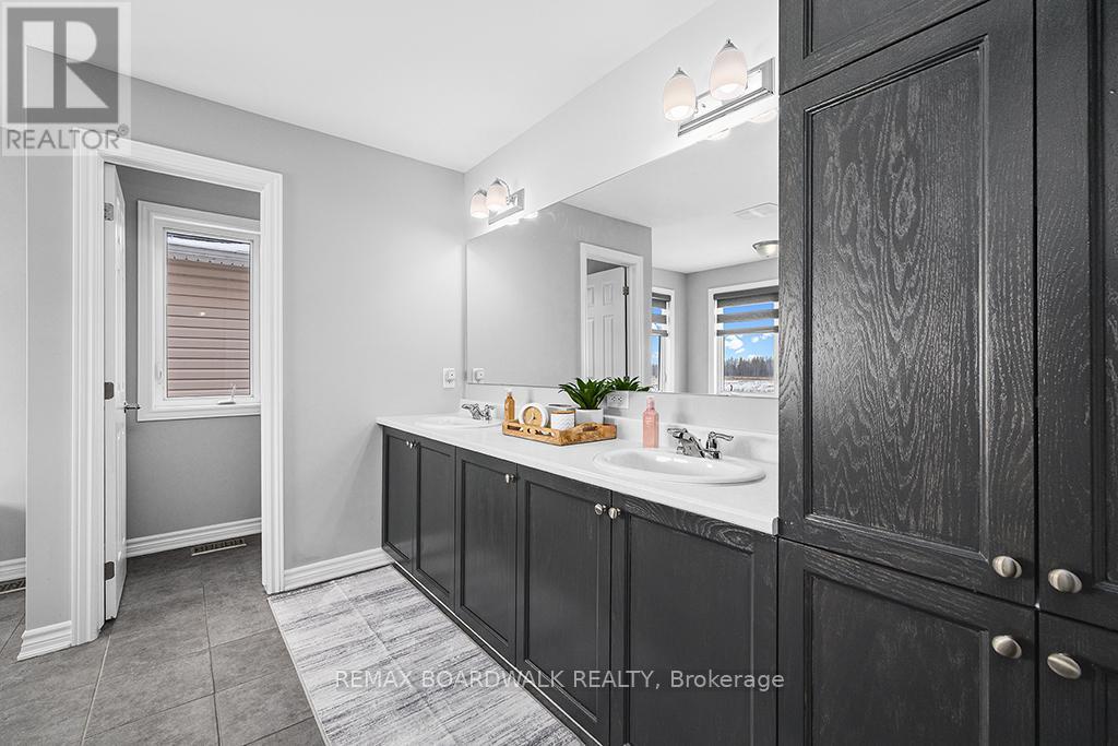 353 Sweetclover Way, Ottawa, Ontario  K4A 1E6 - Photo 36 - X12833856