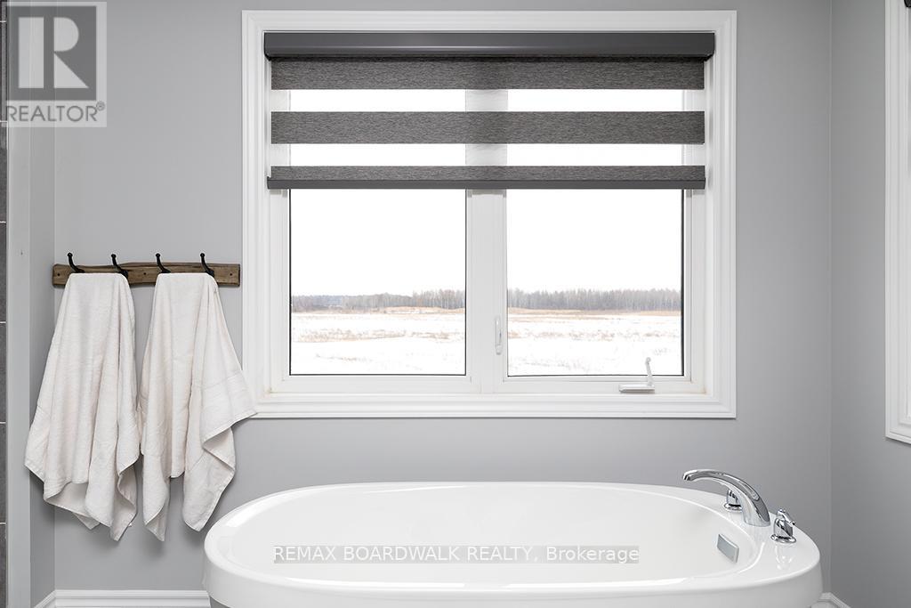 353 Sweetclover Way, Ottawa, Ontario  K4A 1E6 - Photo 3 - X12833856