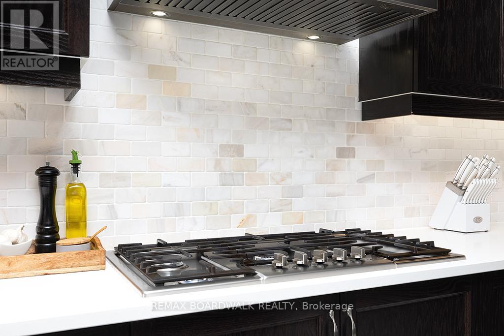 353 Sweetclover Way, Ottawa, Ontario  K4A 1E6 - Photo 4 - X12833856