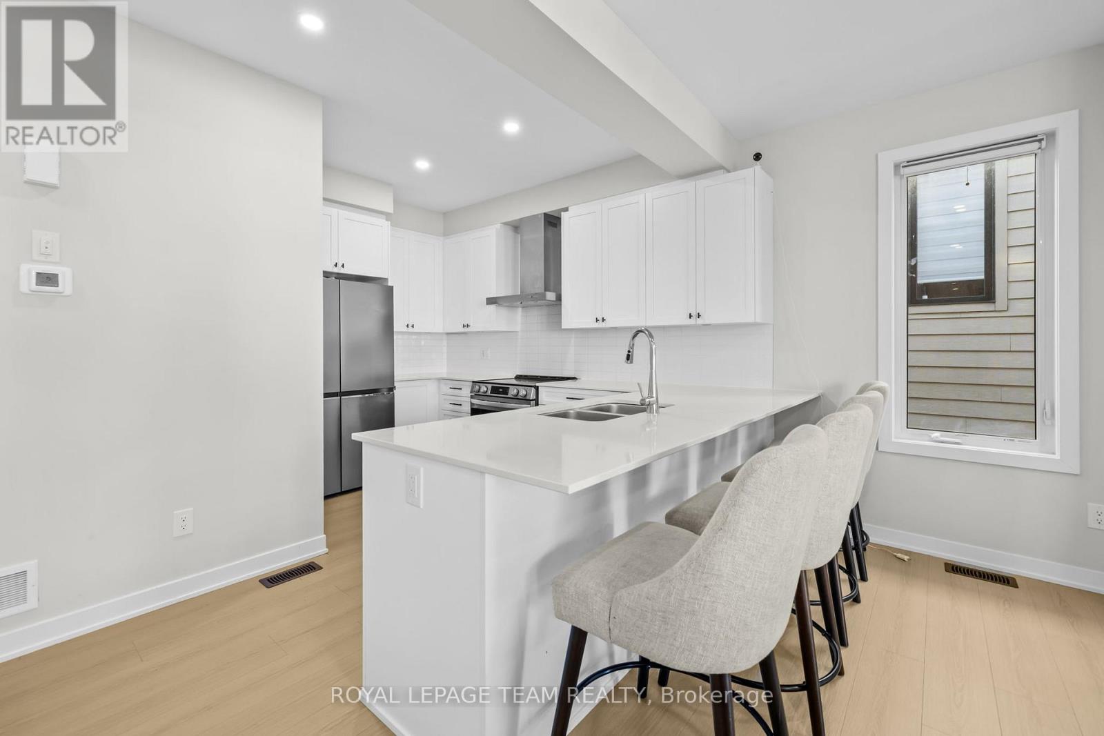 307 Catsfoot Walk, Ottawa, Ontario  K2J 7G9 - Photo 6 - X12938730