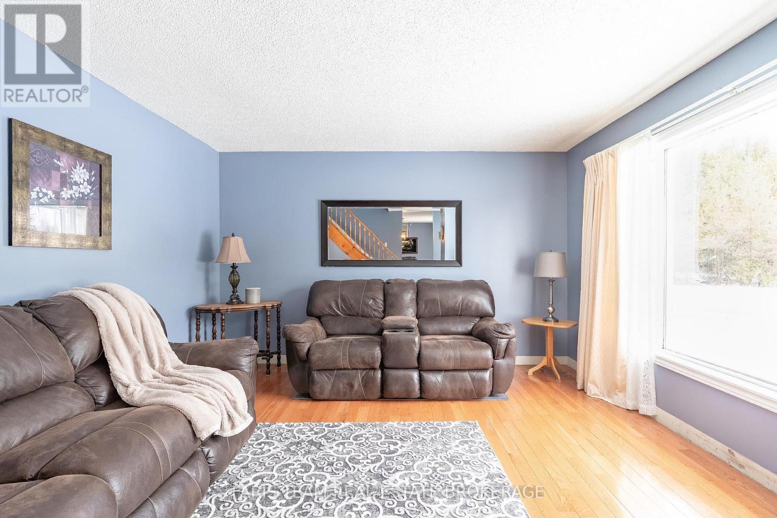 2104 Newton Street, Tay, Ontario  L0K 2A0 - Photo 17 - S12990496