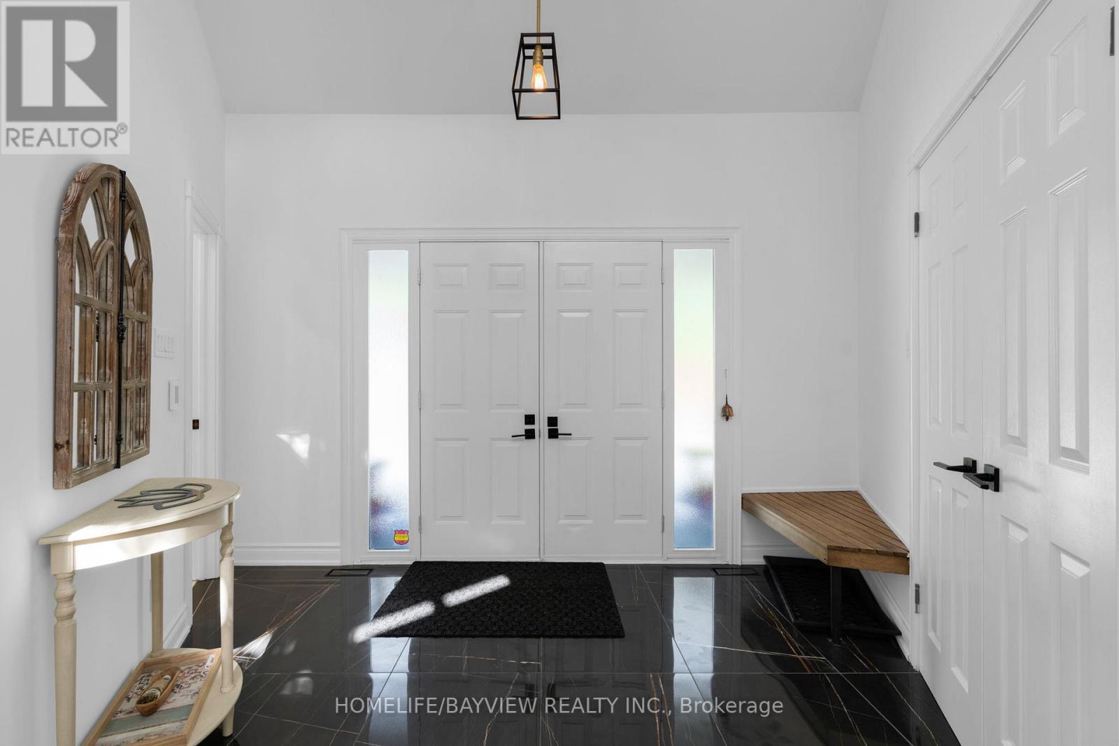 23 Country Club Lane, Oro-Medonte, Ontario  L4M 4Y8 - Photo 4 - S12990506