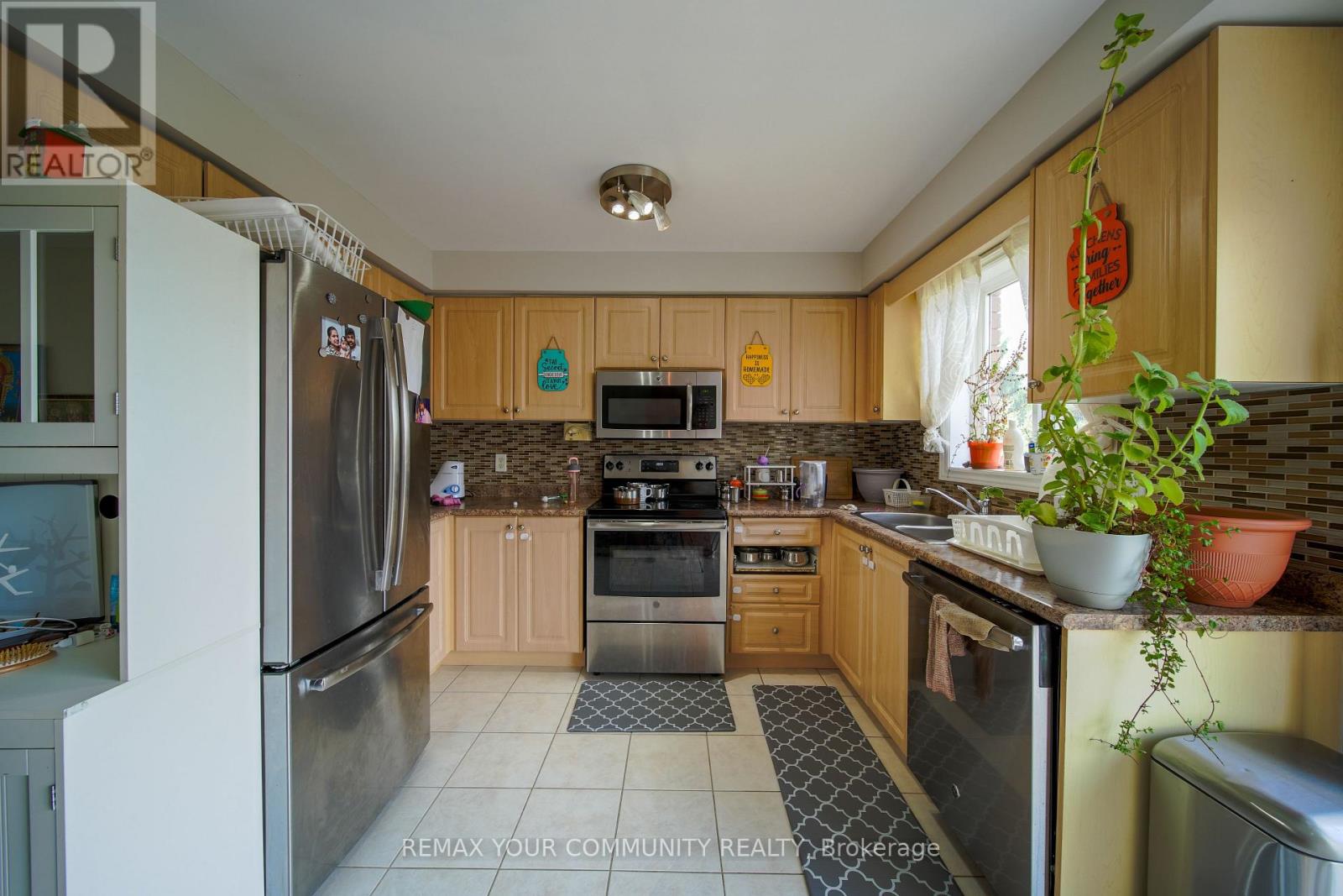 114 Bird Street, Barrie, Ontario  L4N 0W6 - Photo 13 - S12990606