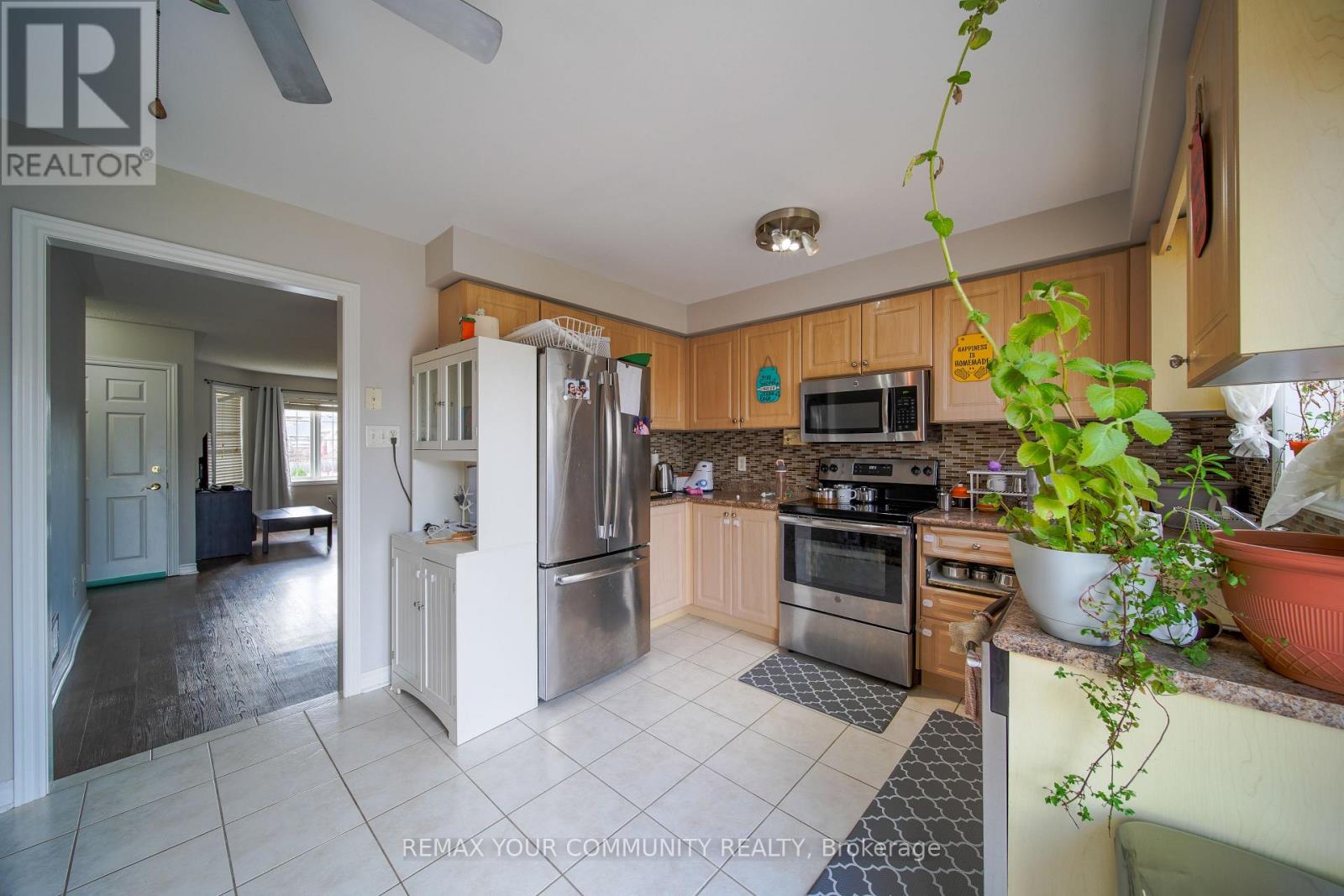 114 Bird Street, Barrie, Ontario  L4N 0W6 - Photo 14 - S12990606