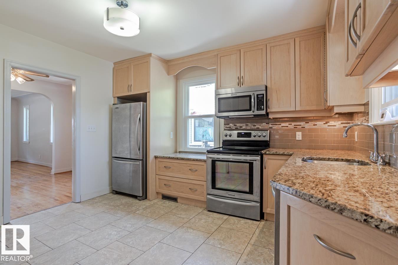 8736 76 Av Nw, Edmonton, Alberta  T6C 0J5 - Photo 23 - E4481229