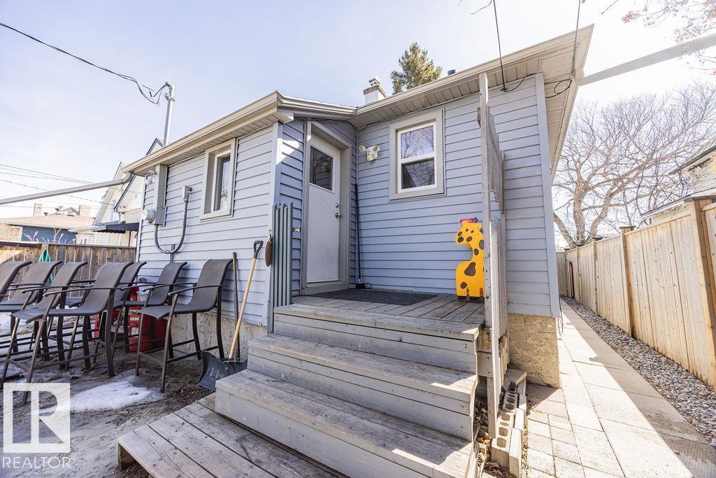 8736 76 Av Nw, Edmonton, Alberta  T6C 0J5 - Photo 3 - E4481229
