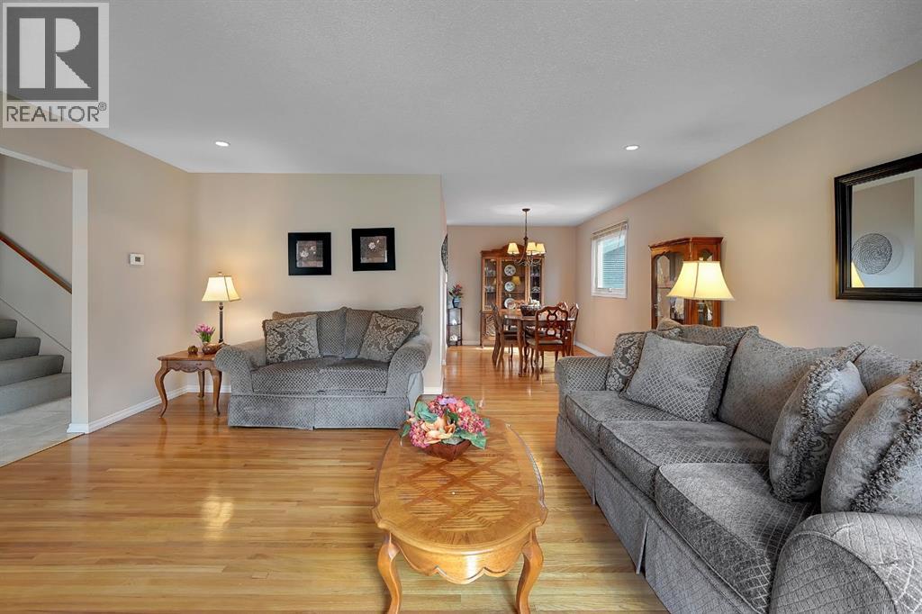 1102 Lake Christina Way Se, Calgary, Alberta  T2J 2R3 - Photo 10 - A2296764