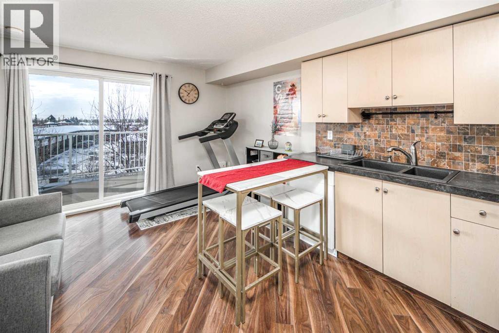 307, 17 Country Village Bay NE, Calgary, Alberta  T3K 5Z3 - Photo 5 - A2300022