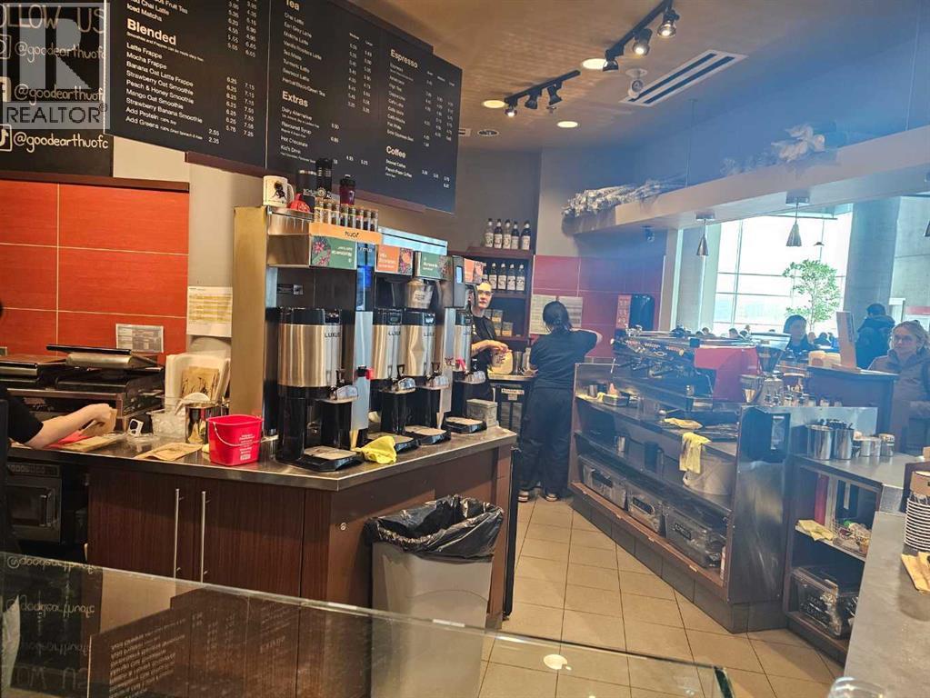 856 Campus Place NW, Calgary, Alberta  T2N 1N4 - Photo 2 - A2300781