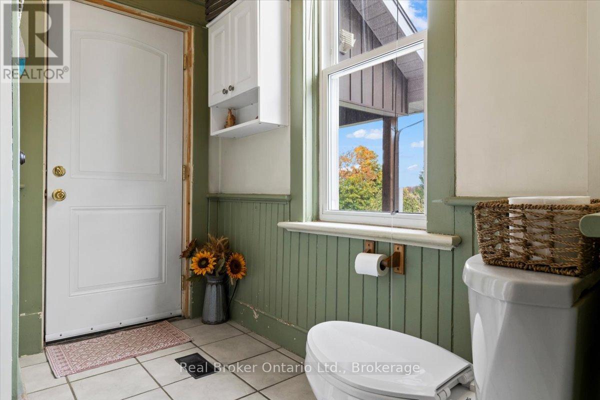 241787 16 Concession, West Grey, Ontario  N0G 2M0 - Photo 13 - X12901796