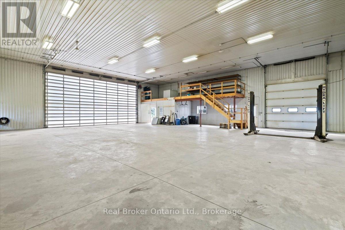 241787 16 Concession, West Grey, Ontario  N0G 2M0 - Photo 4 - X12901796