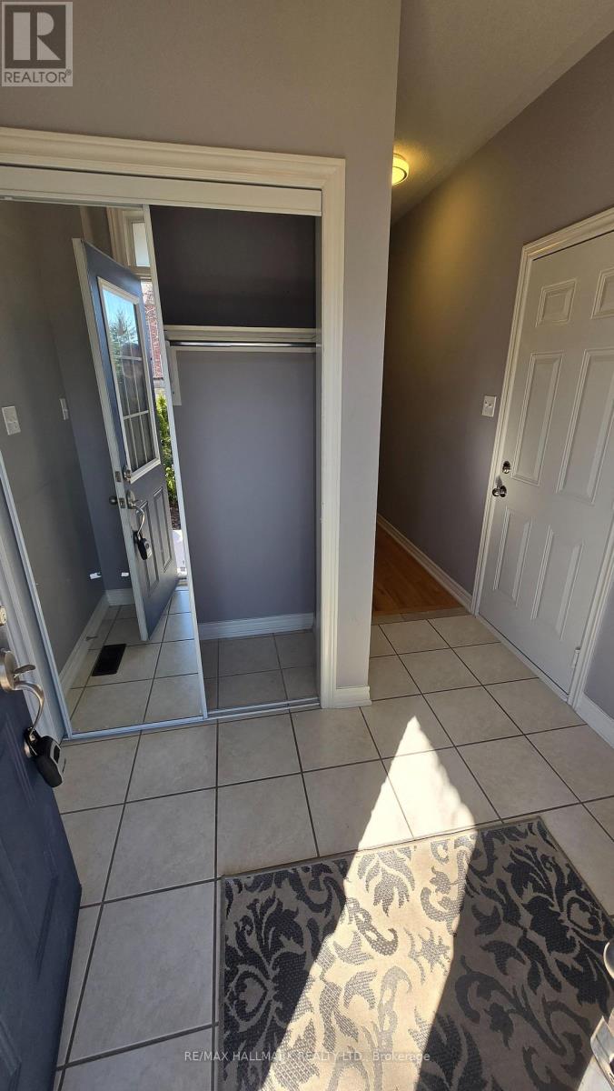 Main - 737 John Cole Court, Newmarket, Ontario  L3Y 5V7 - Photo 5 - N12990594