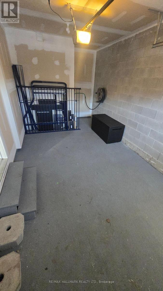 Main - 737 John Cole Court, Newmarket, Ontario  L3Y 5V7 - Photo 43 - N12990594