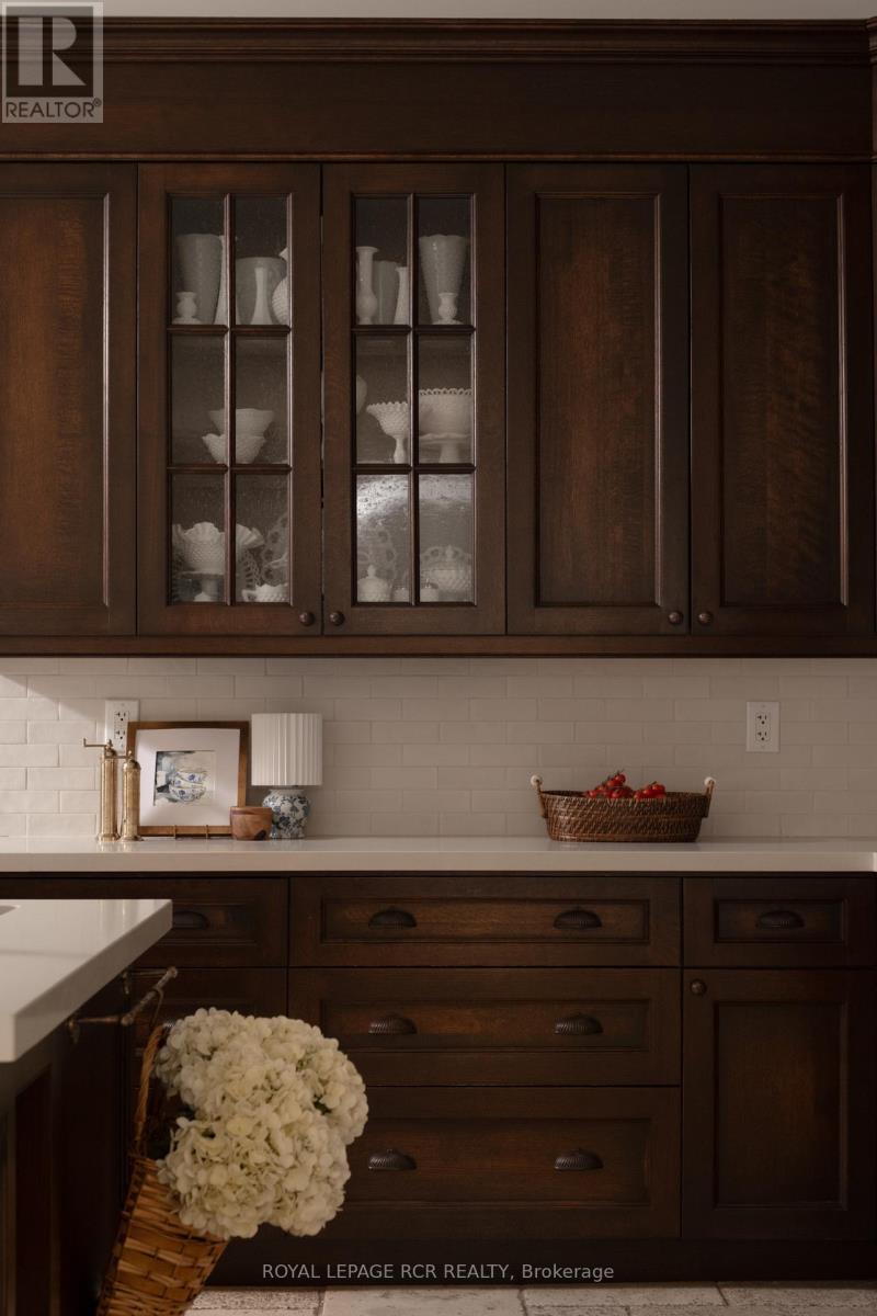 84 Kennedy Road, Caledon, Ontario  L7C 2A7 - Photo 11 - W12394471