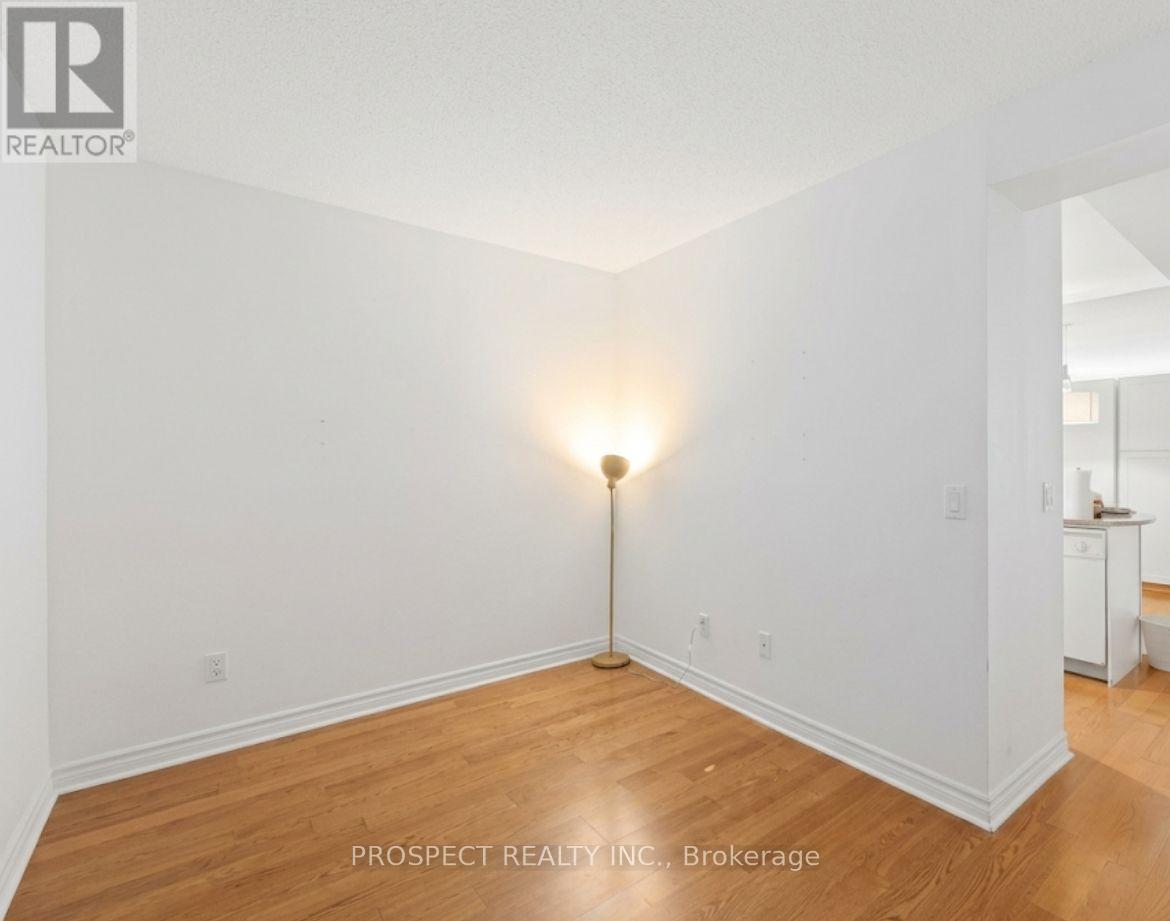 2411 - 763 Bay Street, Toronto, Ontario  M5G 2R3 - Photo 17 - C12960428