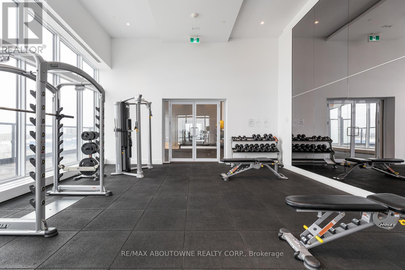 2207 - 297 Oak Walk Drive, Oakville, Ontario  L6H 3R6 - Photo 12 - W12990502