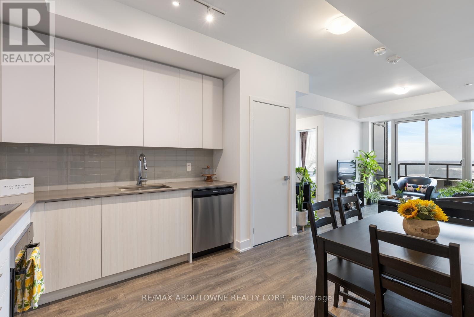 2207 - 297 Oak Walk Drive, Oakville, Ontario  L6H 3R6 - Photo 2 - W12990502