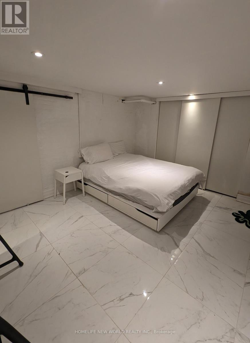 Lower - 16 Laxton Avenue, Toronto, Ontario  M6K 1K9 - Photo 35 - W12990512