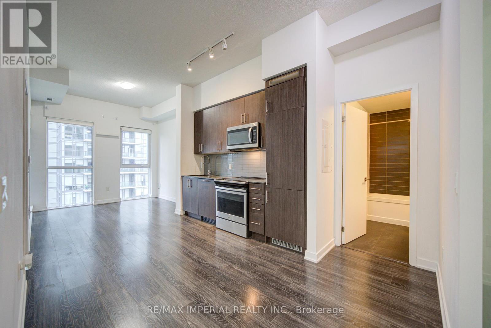 721 - 4055 Parkside Village Drive, Mississauga, Ontario  M2N 6K8 - Photo 10 - W12990522