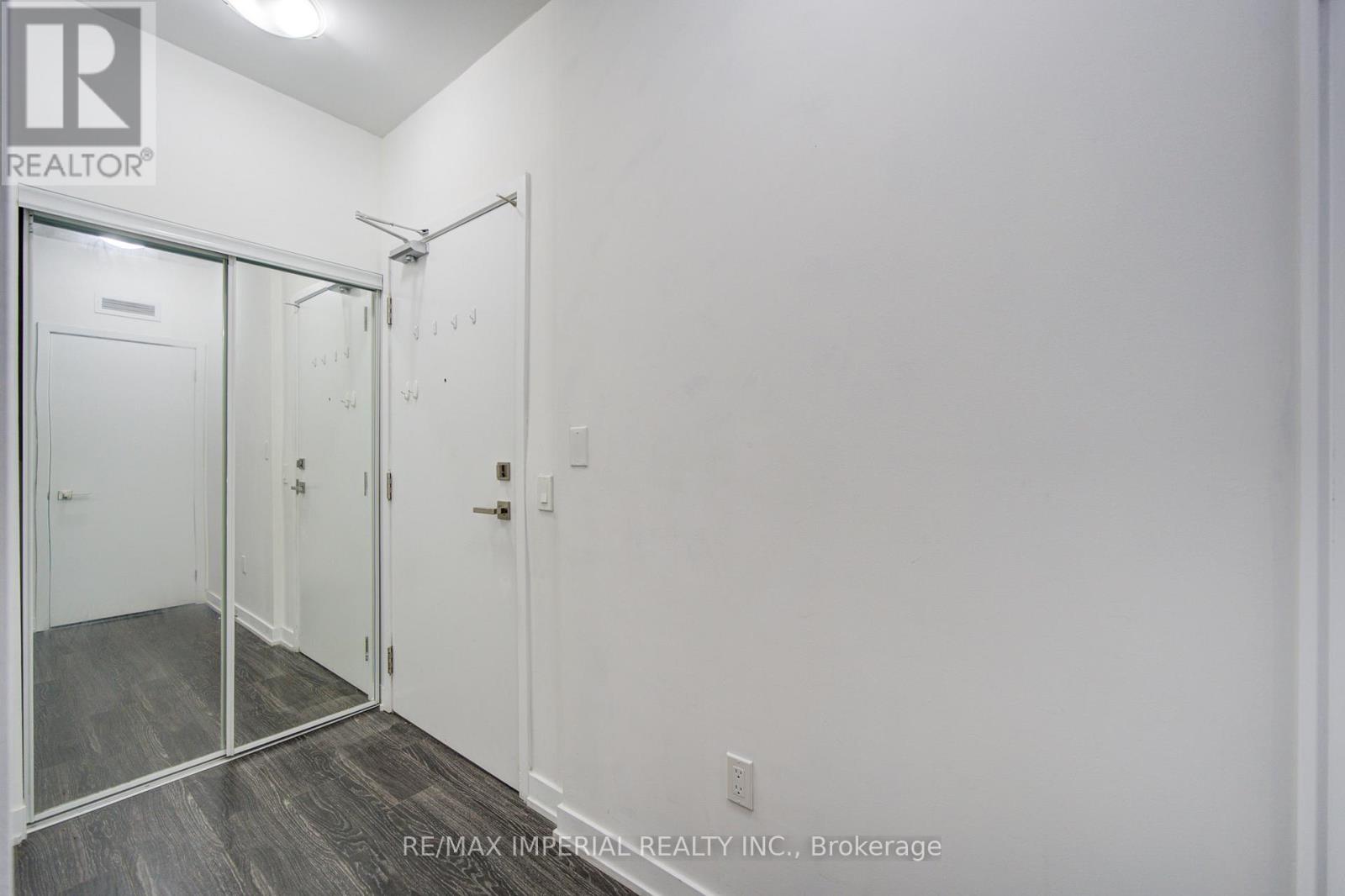 721 - 4055 Parkside Village Drive, Mississauga, Ontario  M2N 6K8 - Photo 9 - W12990522