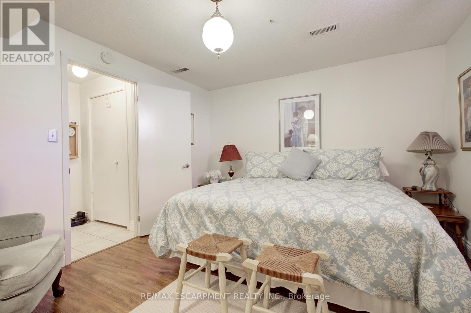 1233 Havendale Boulevard, Burlington, Ontario  L7P 3S1 - Photo 43 - W12990524