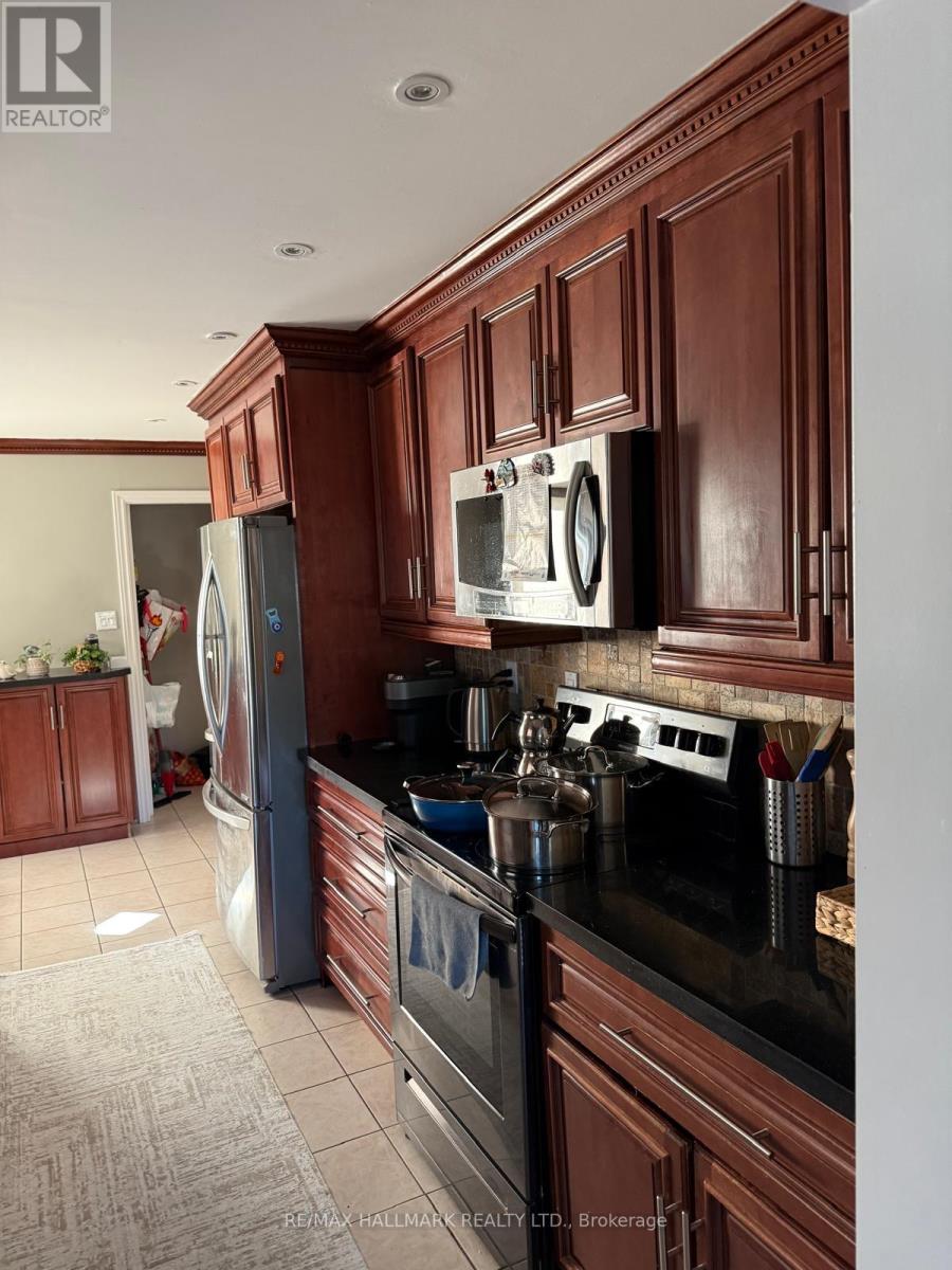 Main Floor - 2793 Quill Crescent, Mississauga, Ontario  L5N 2G8 - Photo 6 - W12990534