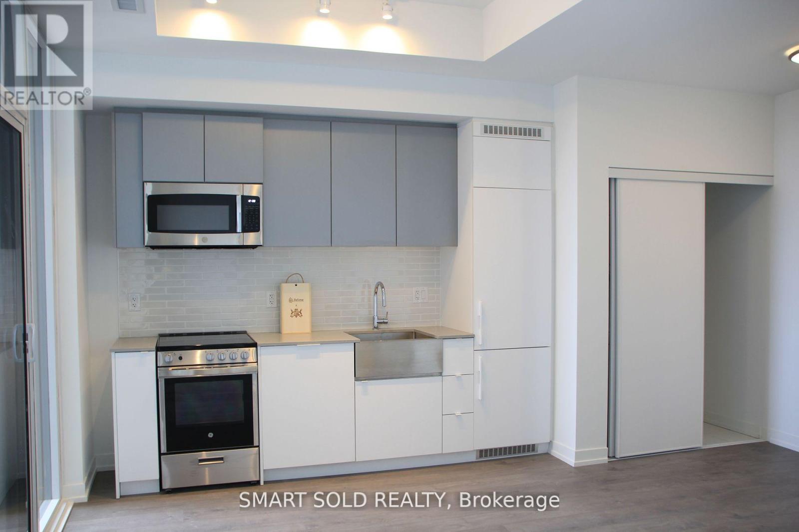 502 - 270 Dufferin Street, Toronto, Ontario  M6K 0H8 - Photo 3 - W12990540