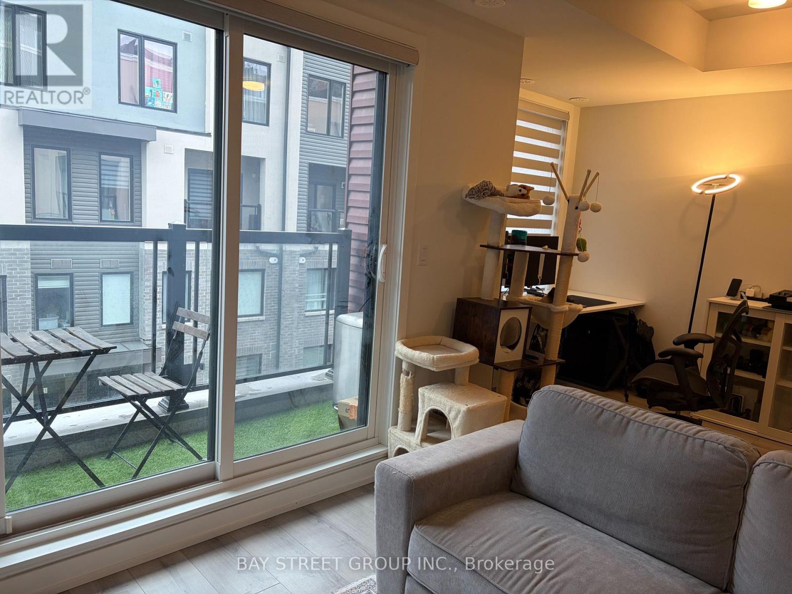 4 - 3421 Ridgeway Dr Drive, Mississauga, Ontario  L5L 0C1 - Photo 5 - W12990550