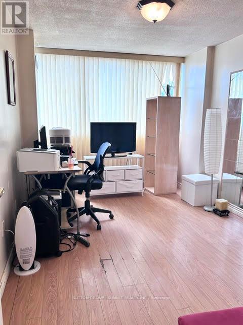 408 - 3590 Kaneff Crescent, Mississauga, Ontario  L5A 3X3 - Photo 10 - W12990564