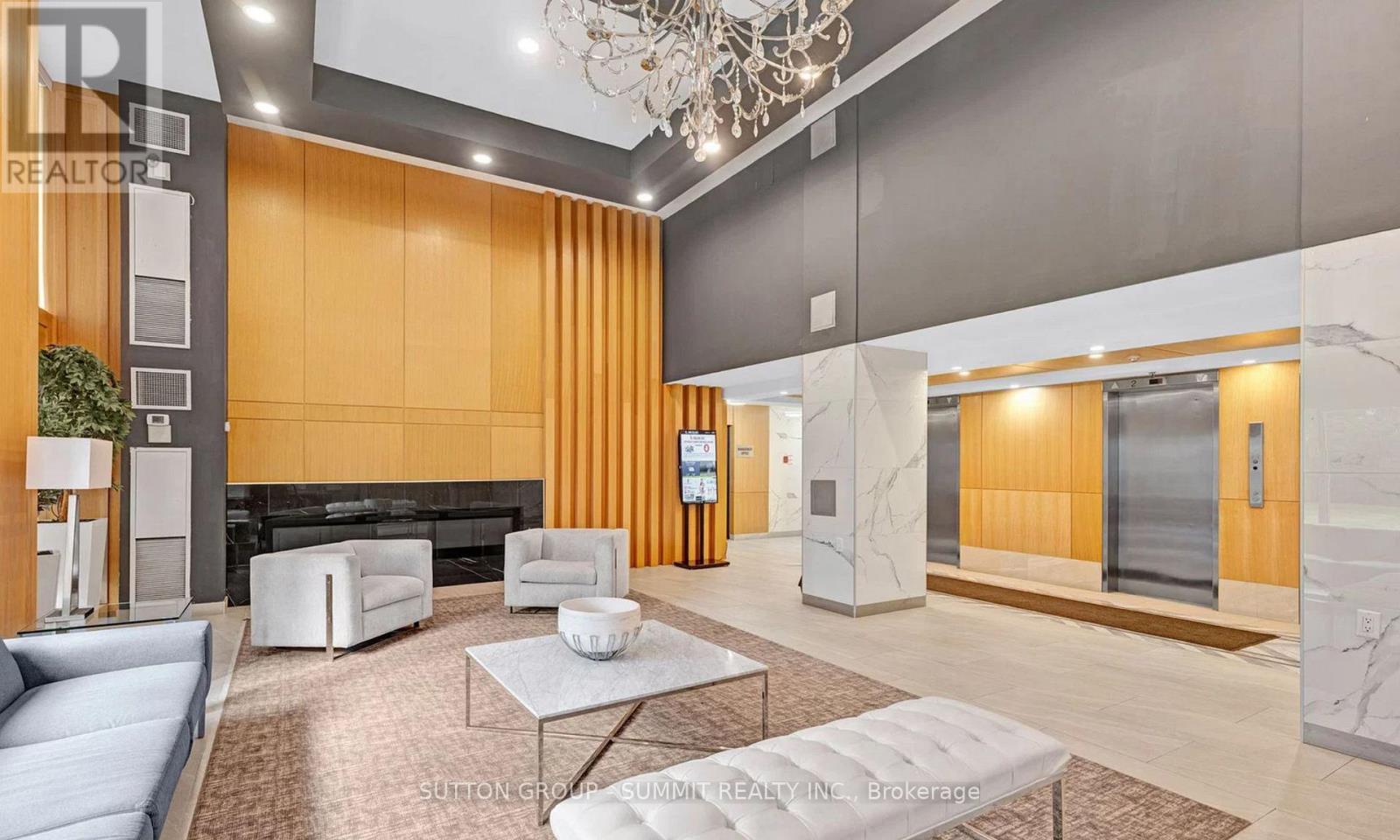 408 - 3590 Kaneff Crescent, Mississauga, Ontario  L5A 3X3 - Photo 3 - W12990564