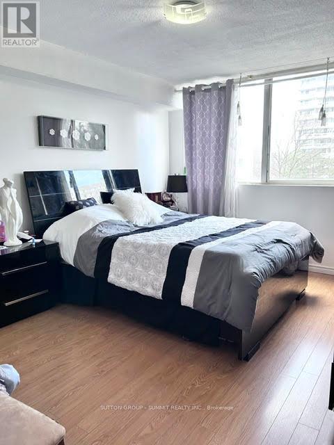 408 - 3590 Kaneff Crescent, Mississauga, Ontario  L5A 3X3 - Photo 8 - W12990564