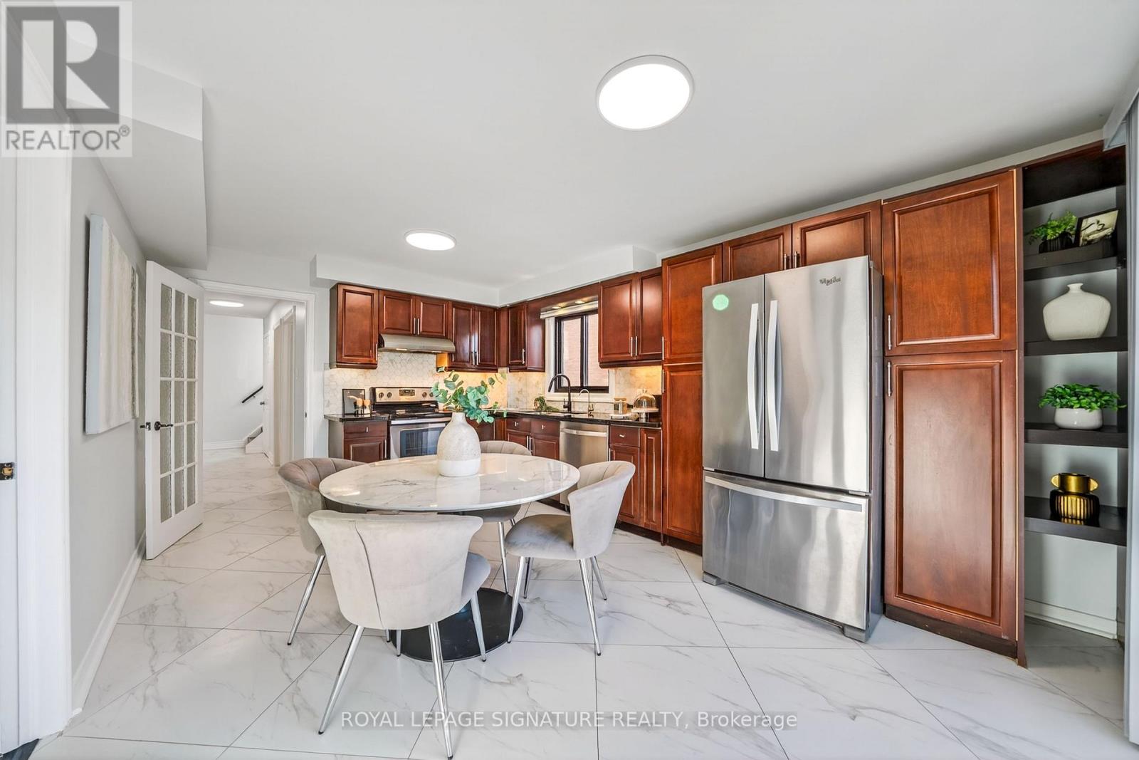 578 Silverthorne Crescent, Mississauga, Ontario  L5R 1W7 - Photo 15 - W12990574