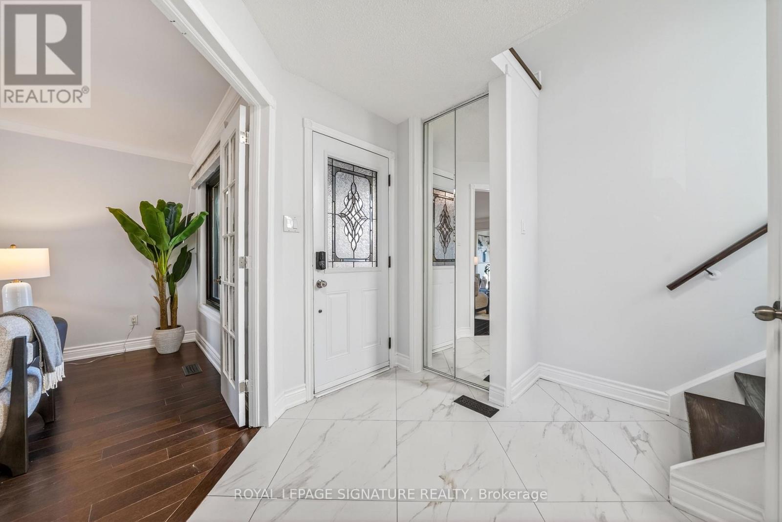 578 Silverthorne Crescent, Mississauga, Ontario  L5R 1W7 - Photo 18 - W12990574