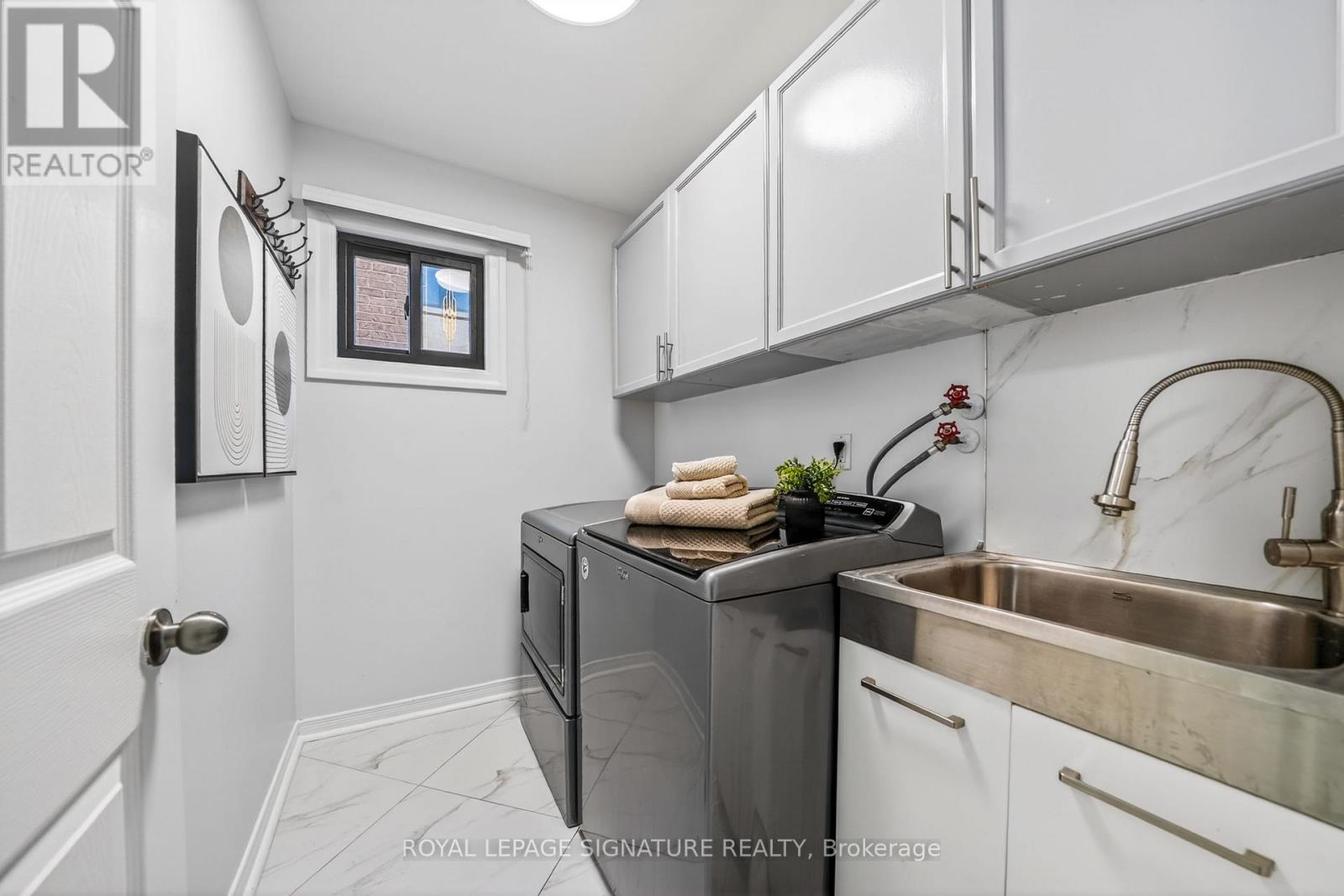 578 Silverthorne Crescent, Mississauga, Ontario  L5R 1W7 - Photo 20 - W12990574