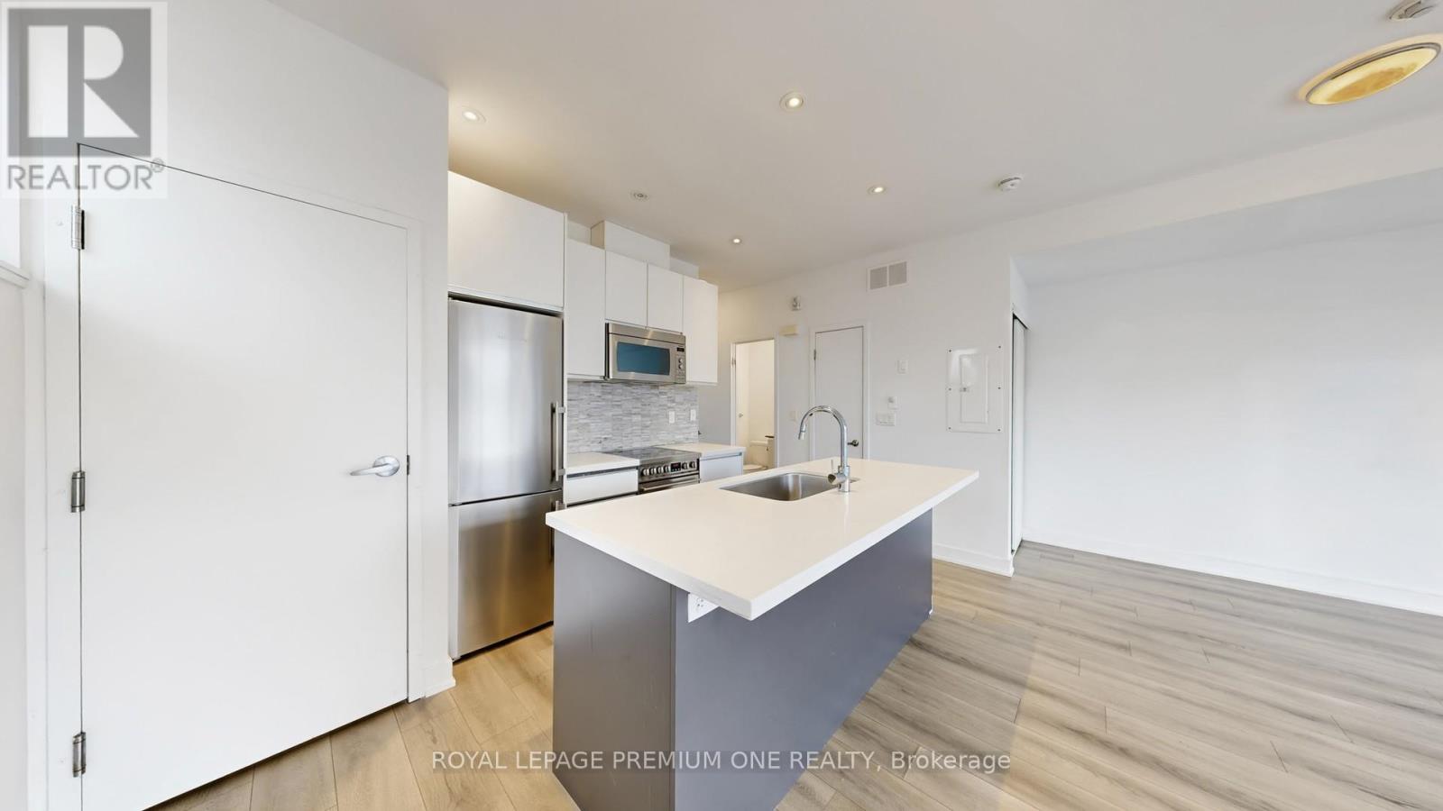 201 - 441 Jane Street, Toronto, Ontario  M6S 3Z9 - Photo 11 - W12990648