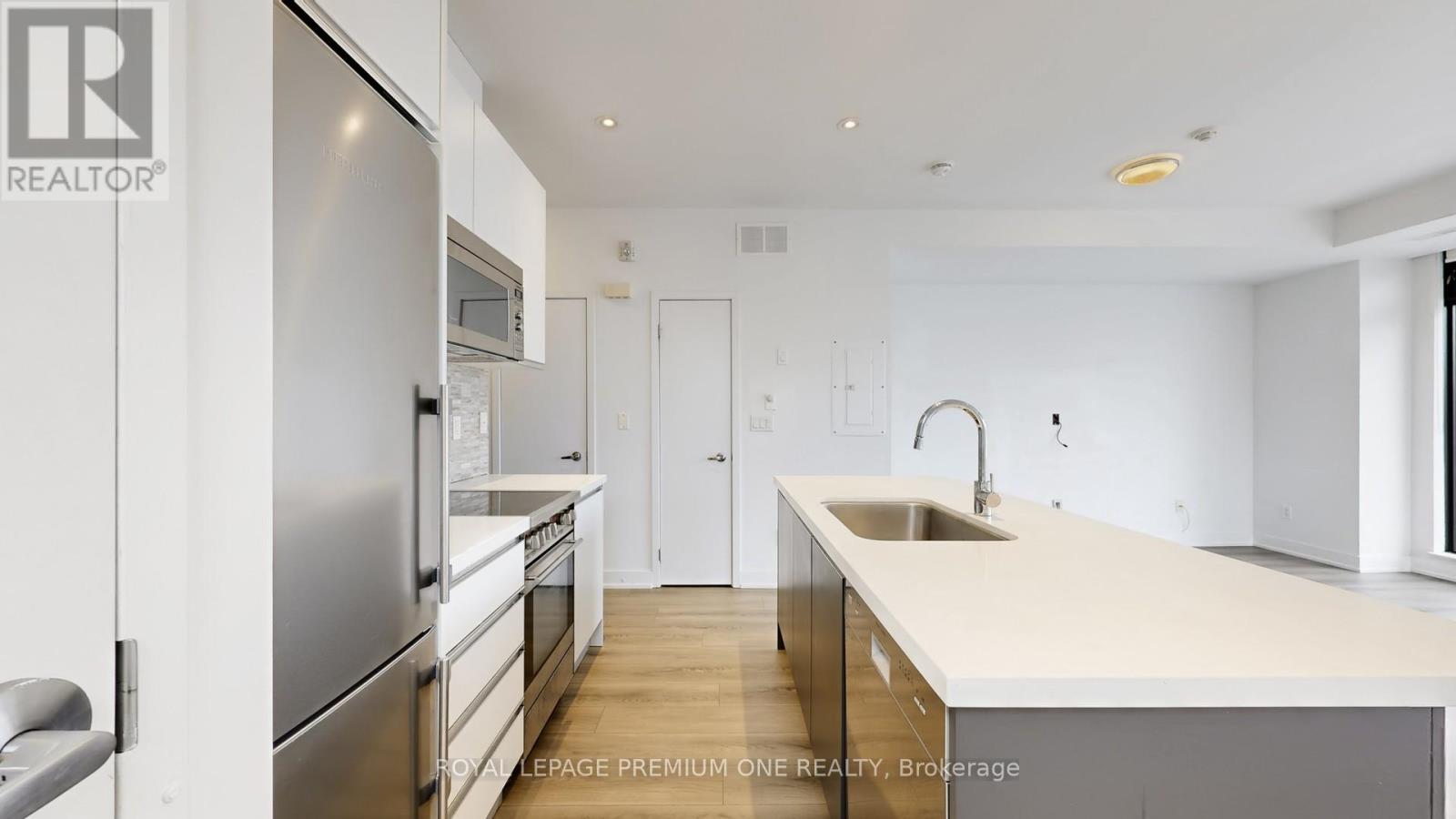 201 - 441 Jane Street, Toronto, Ontario  M6S 3Z9 - Photo 13 - W12990648