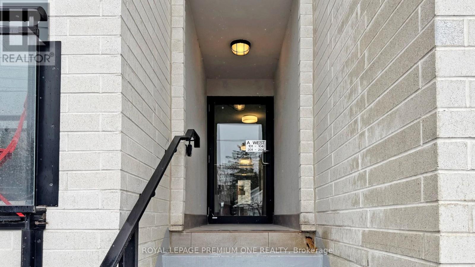 201 - 441 Jane Street, Toronto, Ontario  M6S 3Z9 - Photo 3 - W12990648