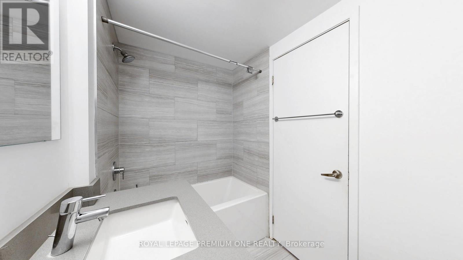 201 - 441 Jane Street, Toronto, Ontario  M6S 3Z9 - Photo 31 - W12990648